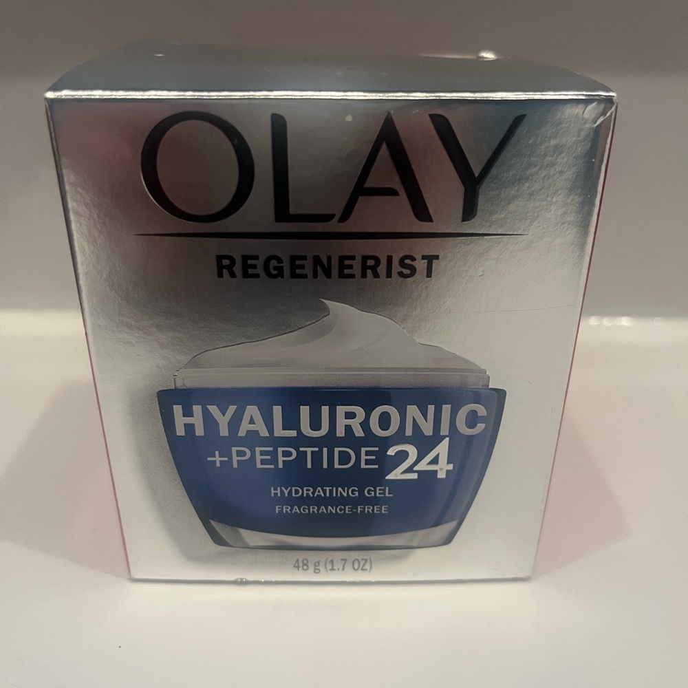 Olay Regenerist hyaluronic and peptide gel.